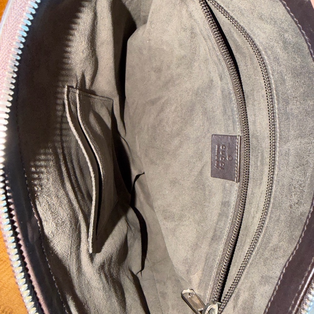 Gucci Supreme Beige and Black Monogram Shoulder Bag - Picture 6 of 10